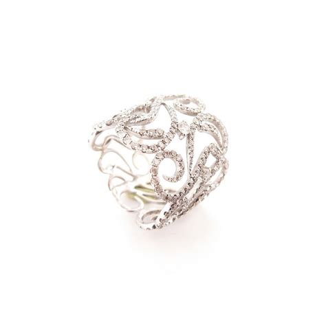 Dentelle Ring, White Gold And Diamonds 